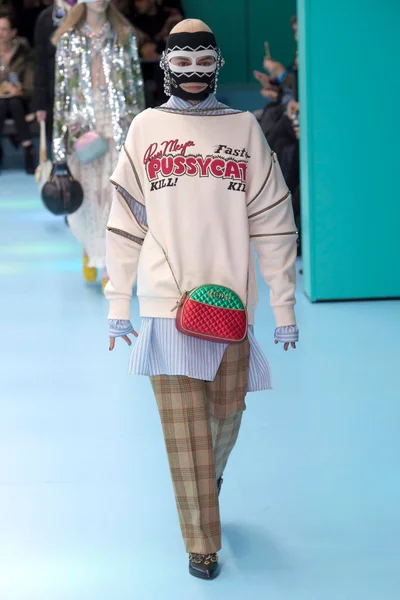 Look 12